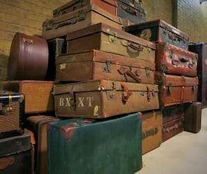 old suitcases, harry potter, station-1640523.jpg